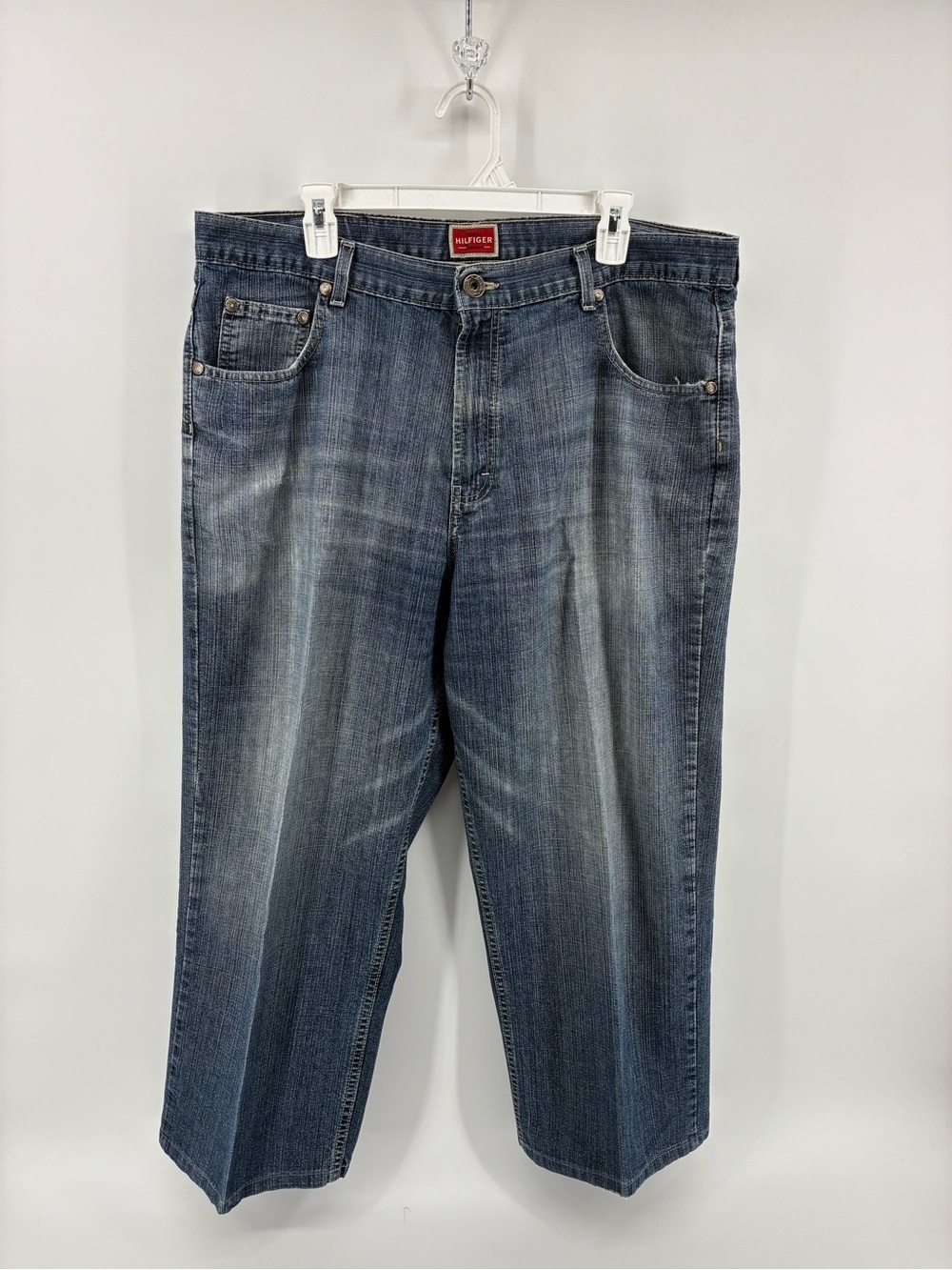 Tommy Hilfiger Men’s Blue Washed Straight-Leg Jeans
SIZE 40X34